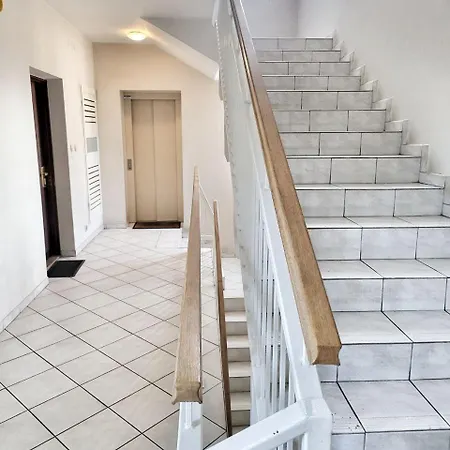 Apartment Przy Alejach Jerozolimskich Warsaw