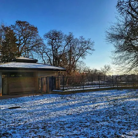 Przy Alejach Jerozolimskich *