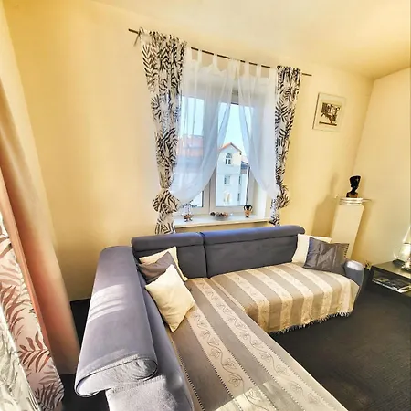 Przy Alejach Jerozolimskich Apartment *