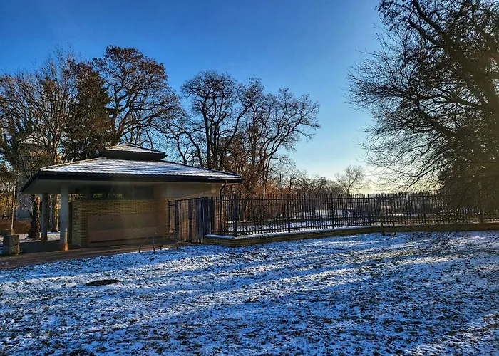 Przy Alejach Jerozolimskich *