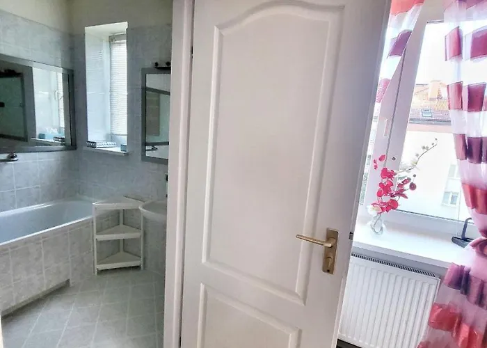 Przy Alejach Jerozolimskich *